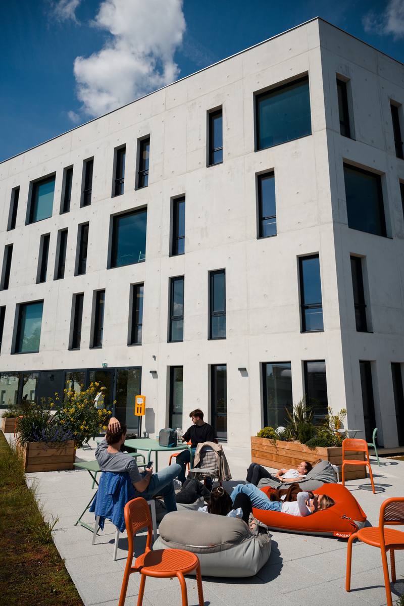 Campus Sphère 12